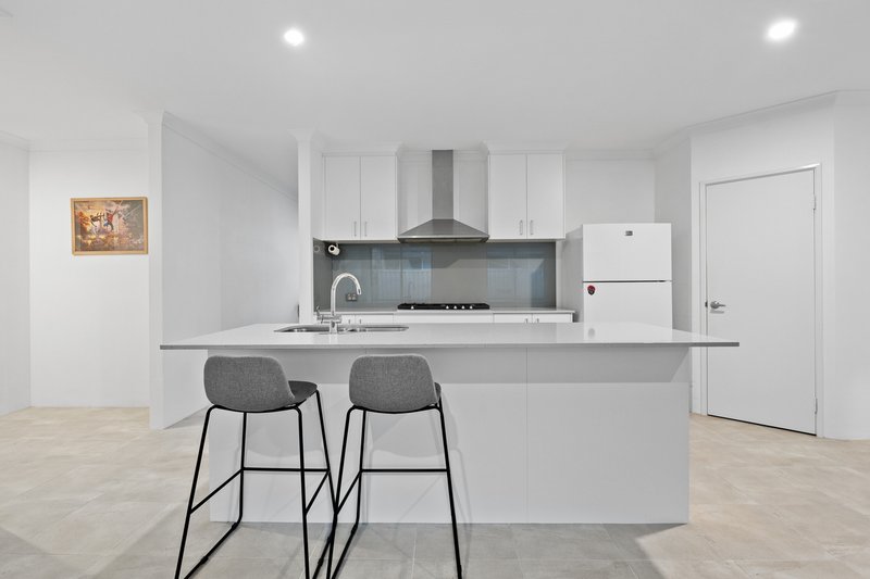 Photo - 11 Lumber Way, Baldivis WA 6171 - Image 17