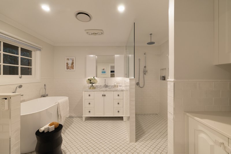 Photo - 11 Lynell Street, Hamilton QLD 4007 - Image 9