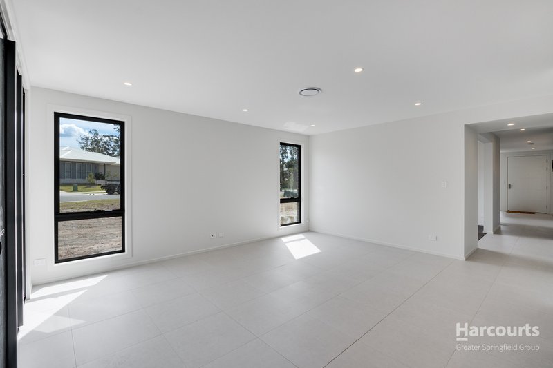 Photo - 11 Mackenroth Street, Collingwood Park QLD 4301 - Image 16