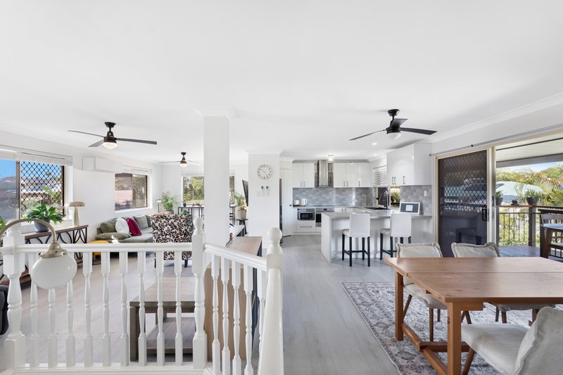 Photo - 11 Mackerel Street, Sandstone Point QLD 4511 - Image 2