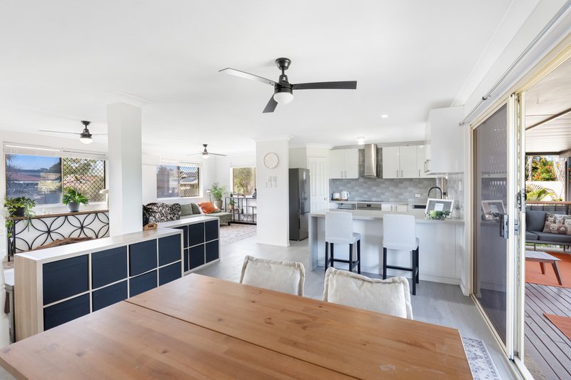 Photo - 11 Mackerel Street, Sandstone Point QLD 4511 - Image 4
