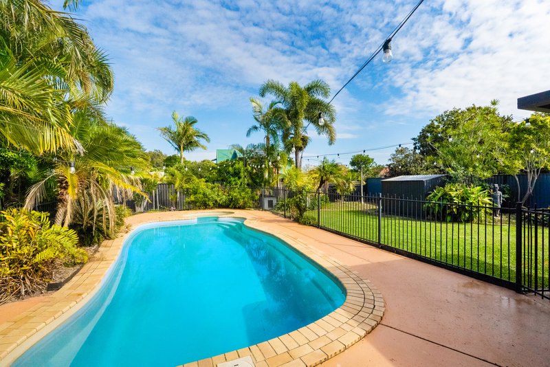 Photo - 11 Mackerel Street, Sandstone Point QLD 4511 - Image 8