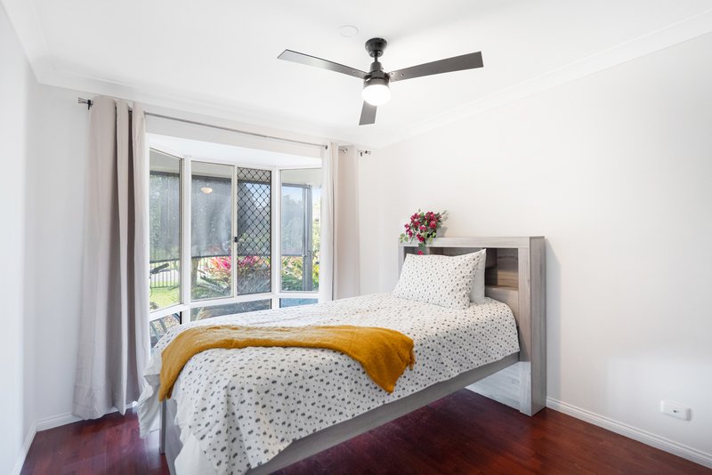 Photo - 11 Mackerel Street, Sandstone Point QLD 4511 - Image 14