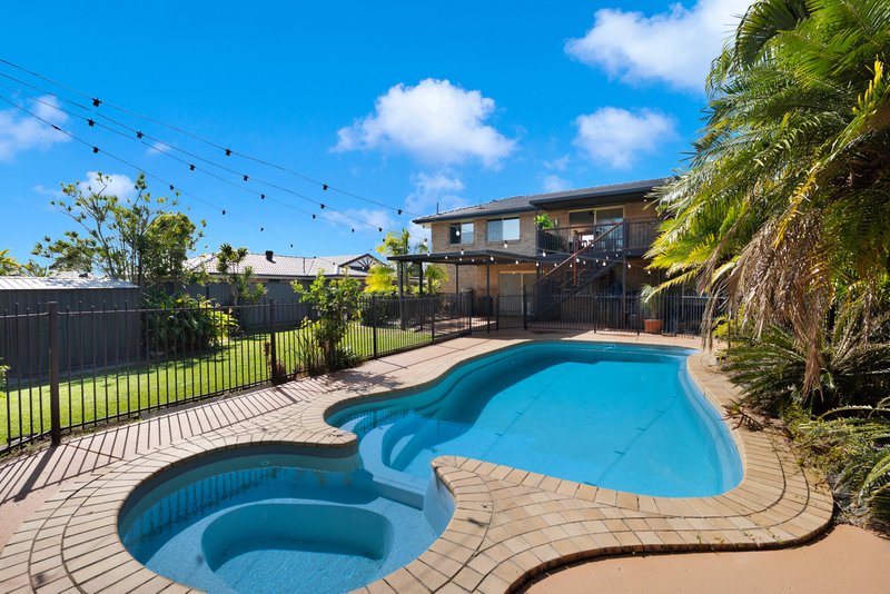 Photo - 11 Mackerel Street, Sandstone Point QLD 4511 - Image 16