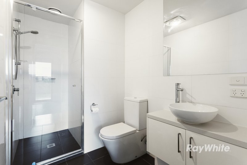 Photo - 1/1 Mackie Road, Bentleigh East VIC 3165 - Image 5