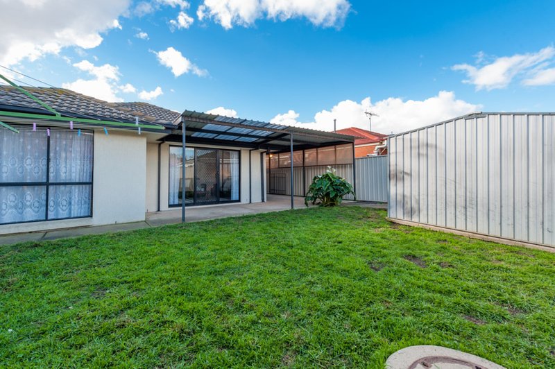 Photo - 11 Macklin Way, Caroline Springs VIC 3023 - Image 18