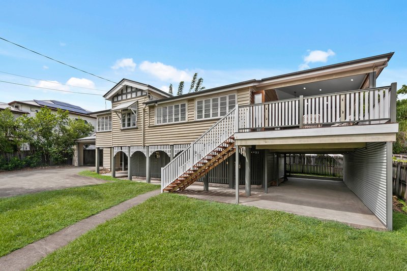 Photo - 11 Macrossan Avenue, Norman Park QLD 4170 - Image 17