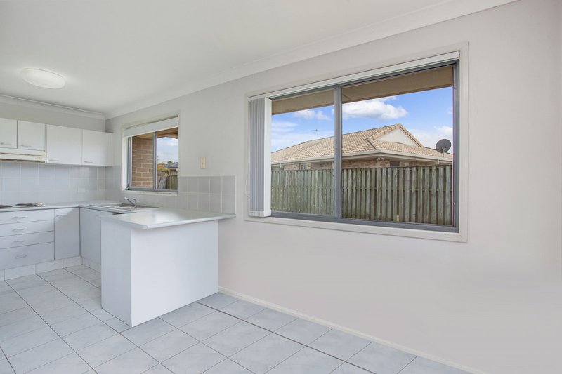 Photo - 11 Magpie Court, Burleigh Waters QLD 4220 - Image 5