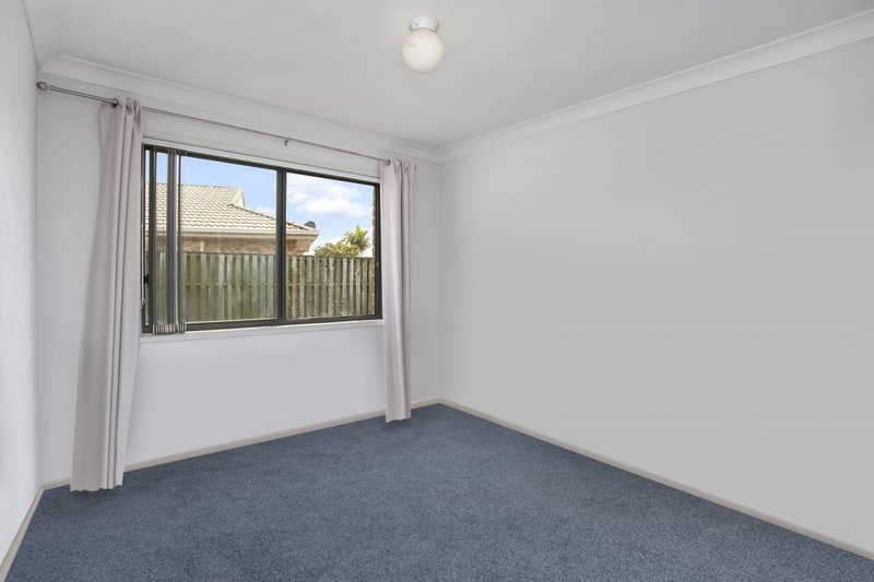 Photo - 11 Magpie Court, Burleigh Waters QLD 4220 - Image 8