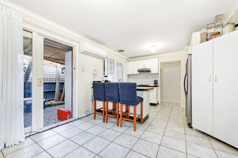Photo - 11 Magpie Court, Meadow Heights VIC 3048 - Image 4
