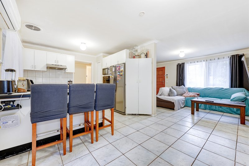 Photo - 11 Magpie Court, Meadow Heights VIC 3048 - Image 5