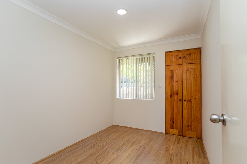 Photo - 11 Maitland Place, Thornlie WA 6108 - Image 16