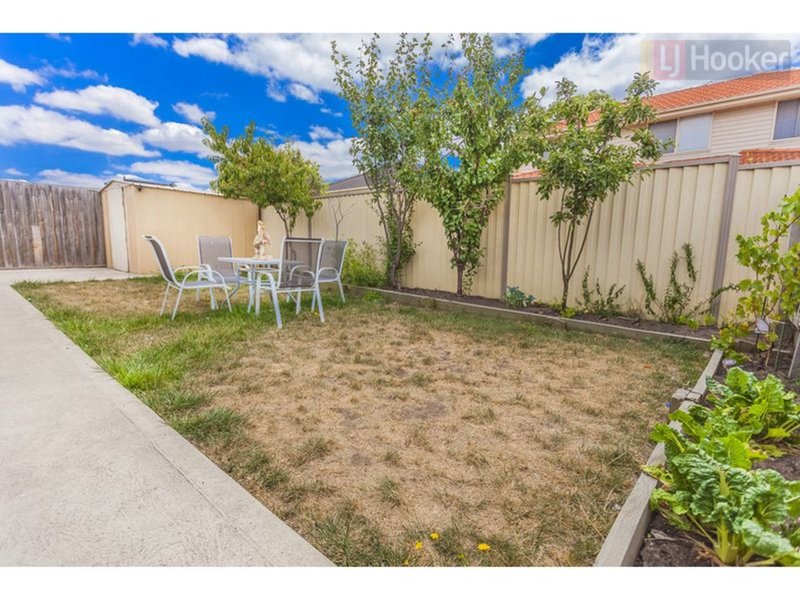 Photo - 11 Malabar Street, Roxburgh Park VIC 3064 - Image 13