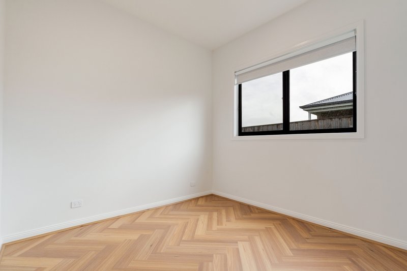 Photo - 11 Malcolm Street, Beveridge VIC 3753 - Image 15