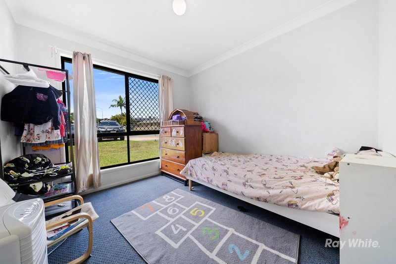 Photo - 11 Mandeville Place, Regents Park QLD 4118 - Image 10