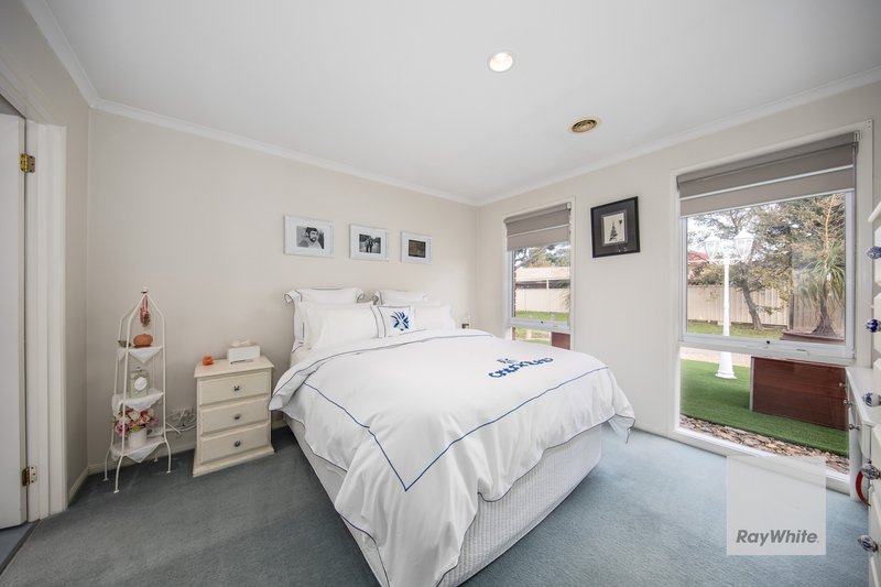 Photo - 11 Manerlong Walk, Sydenham VIC 3037 - Image 4