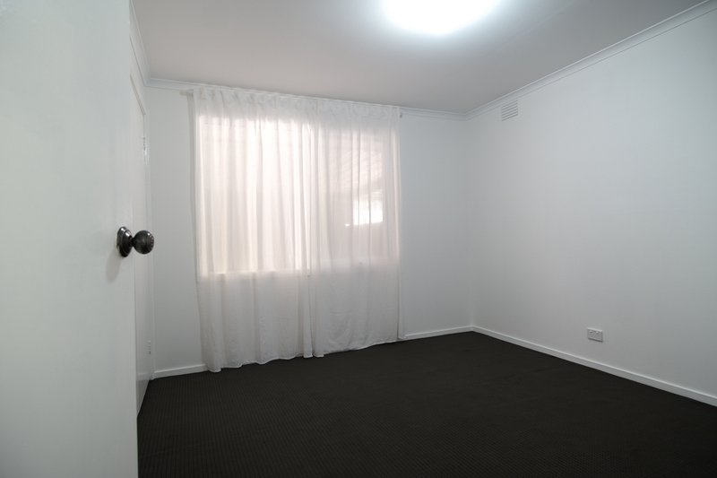 Photo - 11 Manning Close, Hampton Park VIC 3976 - Image 12