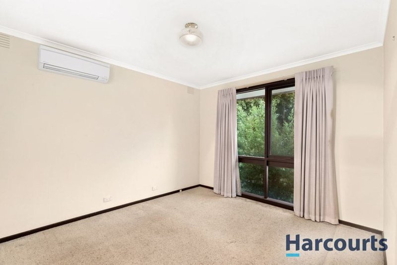 Photo - 11 Mannix Square, Wantirna VIC 3152 - Image 6