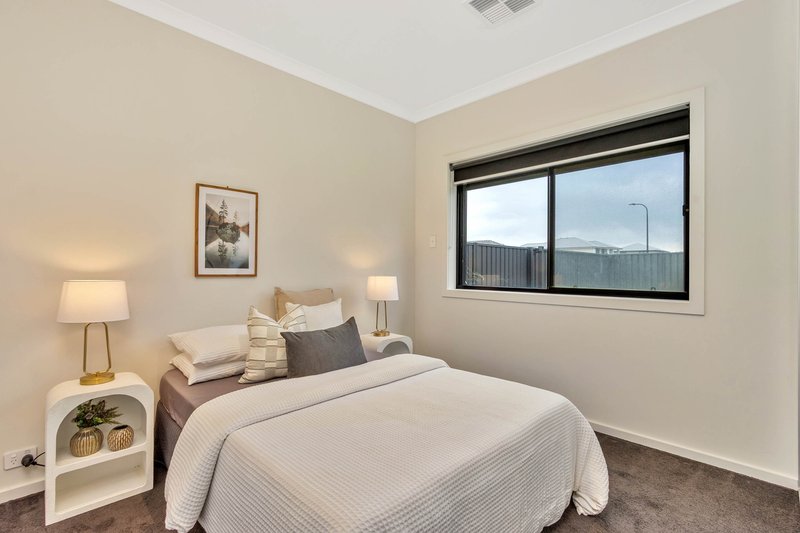 Photo - 11 Manno Avenue, Angle Vale SA 5117 - Image 18