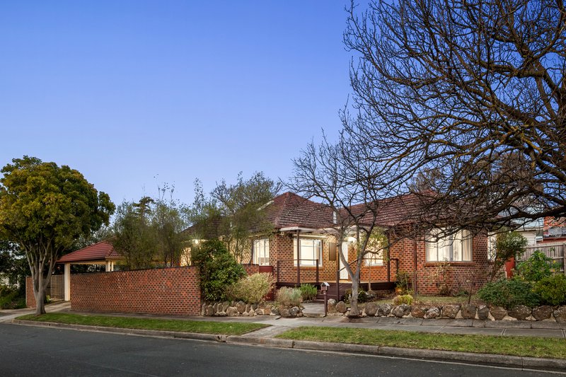 Photo - 11 Mansfield Street, Blackburn South VIC 3130 - Image 3