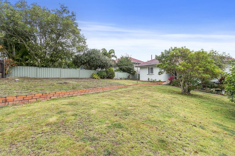 Photo - 11 Marieander Street, Tarragindi QLD 4121 - Image 10