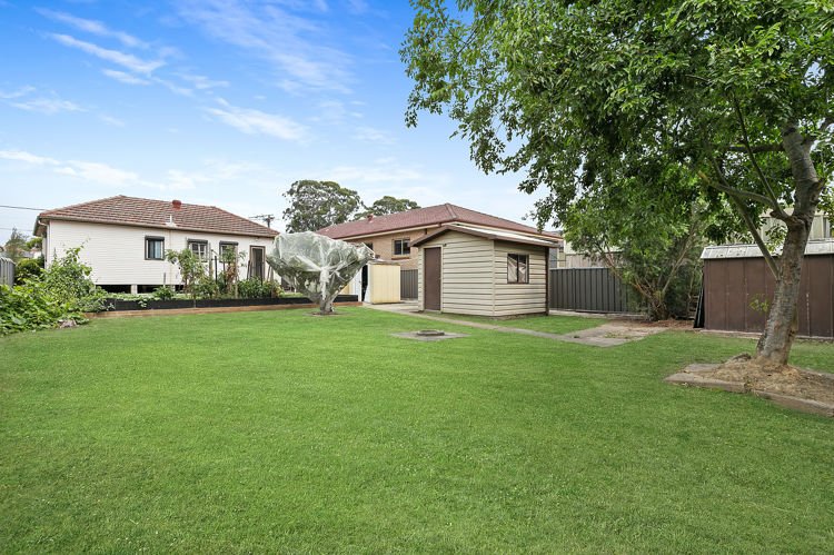 Photo - 11 Mark Street, Merrylands NSW 2160 - Image 4