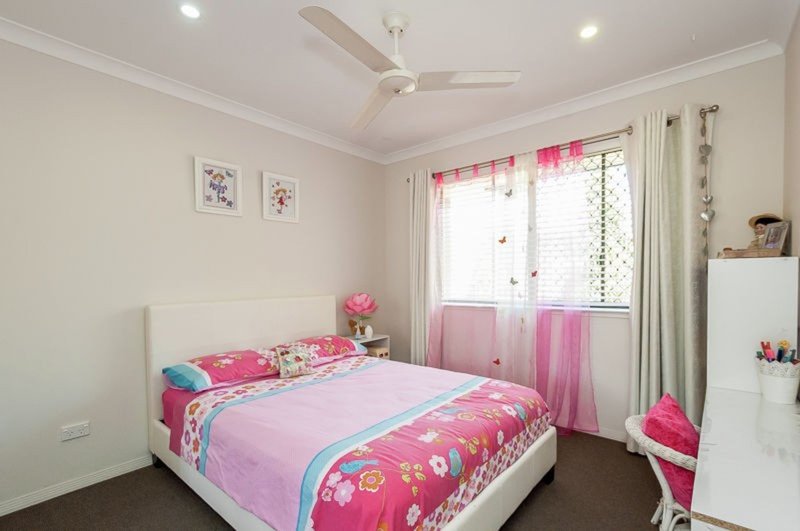 Photo - 11 Markowitz Place, Kirkwood QLD 4680 - Image 15