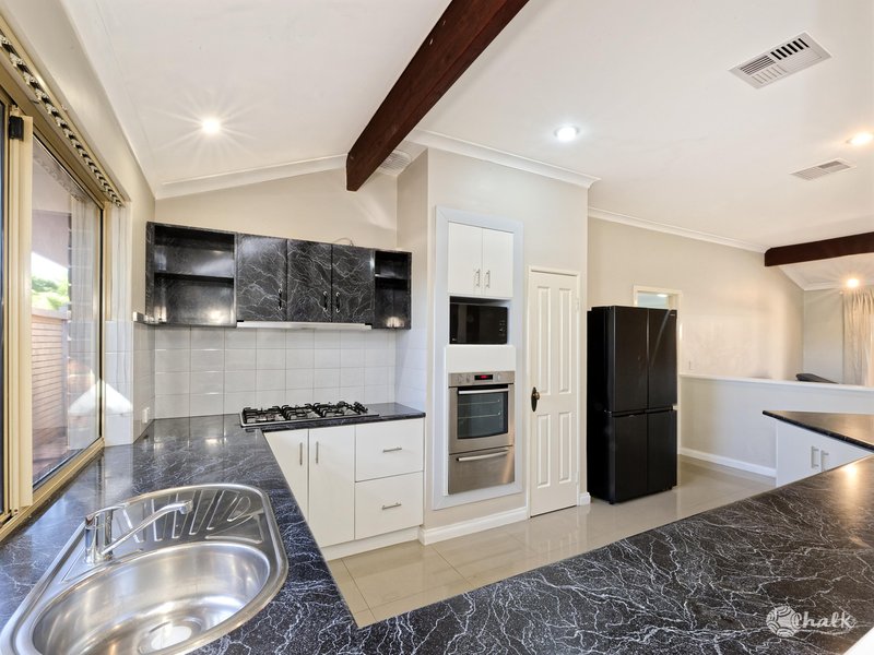 Photo - 11 Marks Place, Rockingham WA 6168 - Image 3