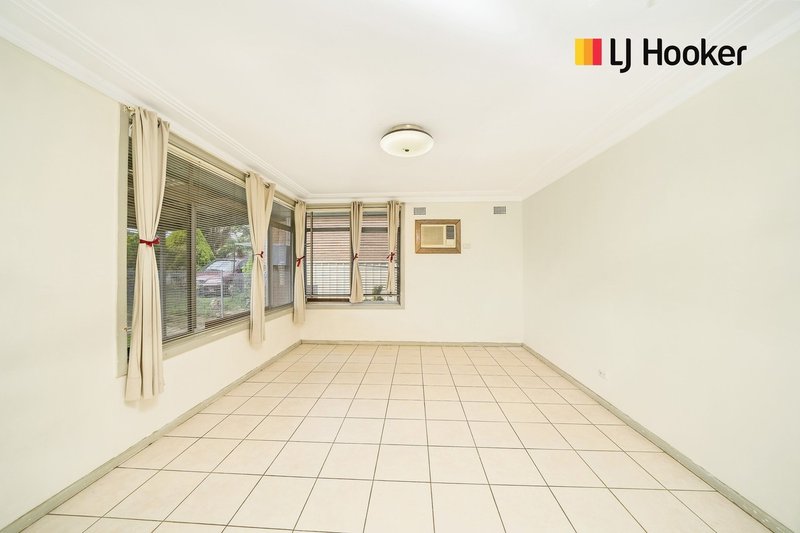 Photo - 11 Marlborough Street, Fairfield Heights NSW 2165 - Image 4