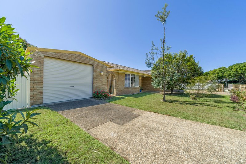 Photo - 11 Marlene Street, Murrumba Downs QLD 4503 - Image 3