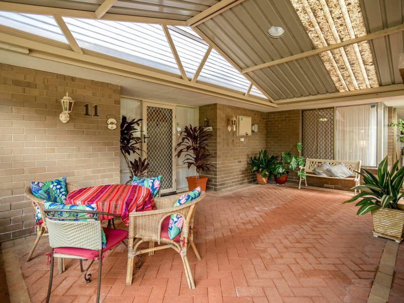 Photo - 11 Marlow Way, Thornlie WA 6108 - Image 5