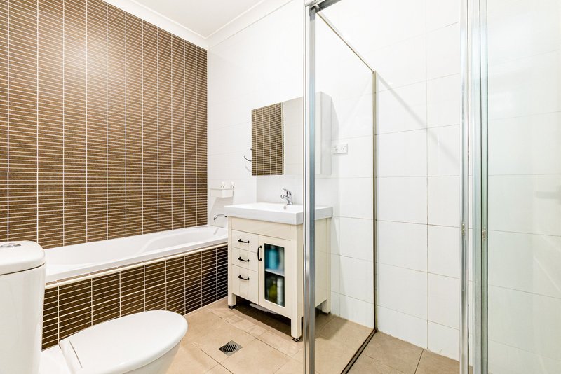 Photo - 11 Matthews Avenue, East Hills NSW 2213 - Image 7
