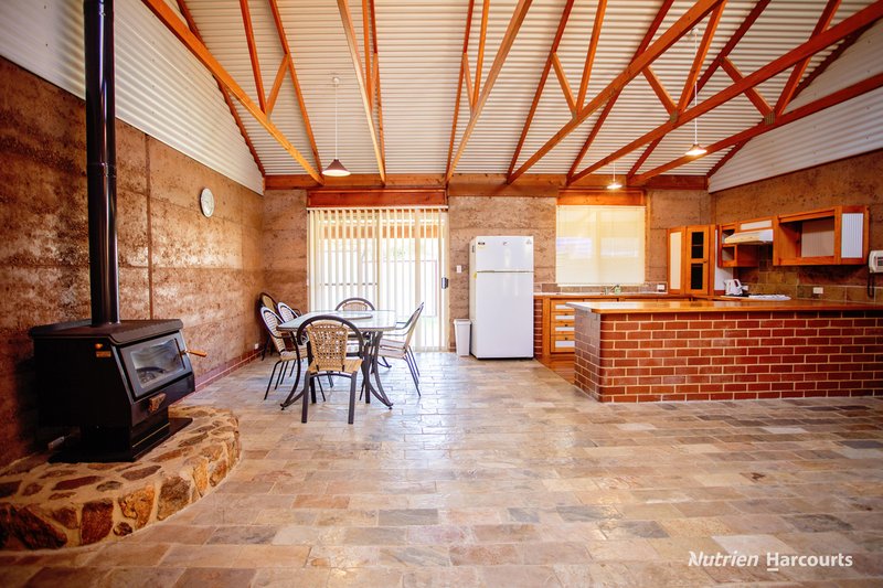 Photo - 11 Maxwell Way, Hopetoun WA 6348 - Image 4