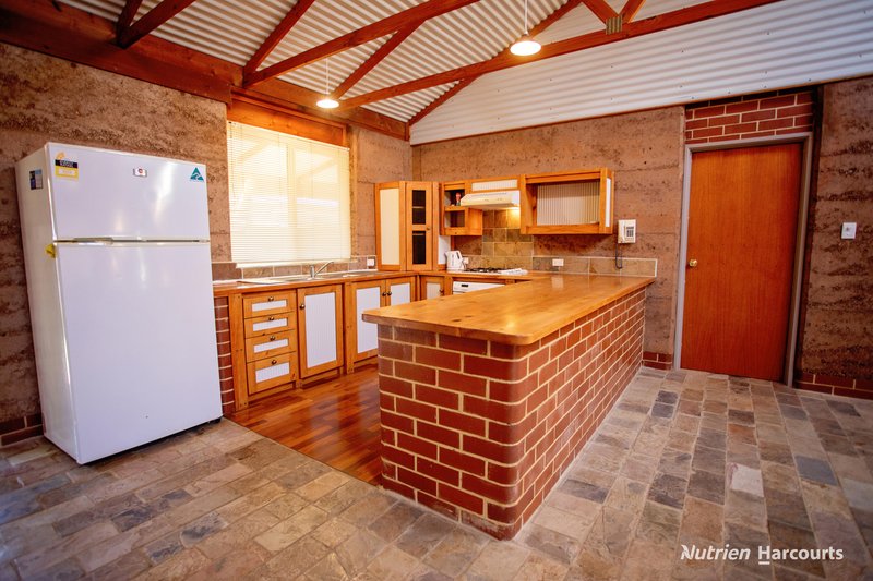 Photo - 11 Maxwell Way, Hopetoun WA 6348 - Image 9