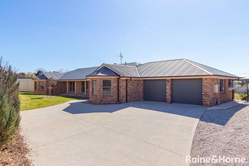 11 Mcbrien Drive, Kelso NSW 2795