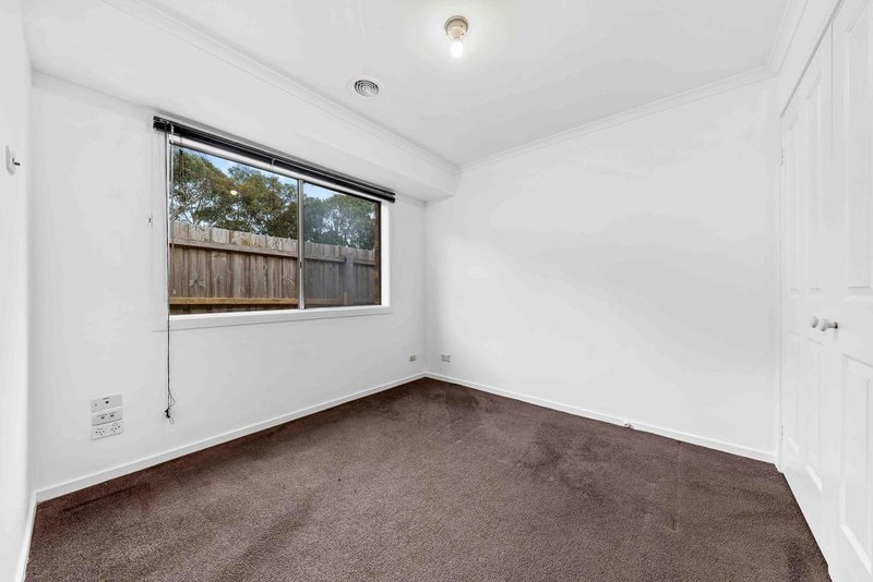 Photo - 11 Mcconnel Crescent, Roxburgh Park VIC 3064 - Image 13