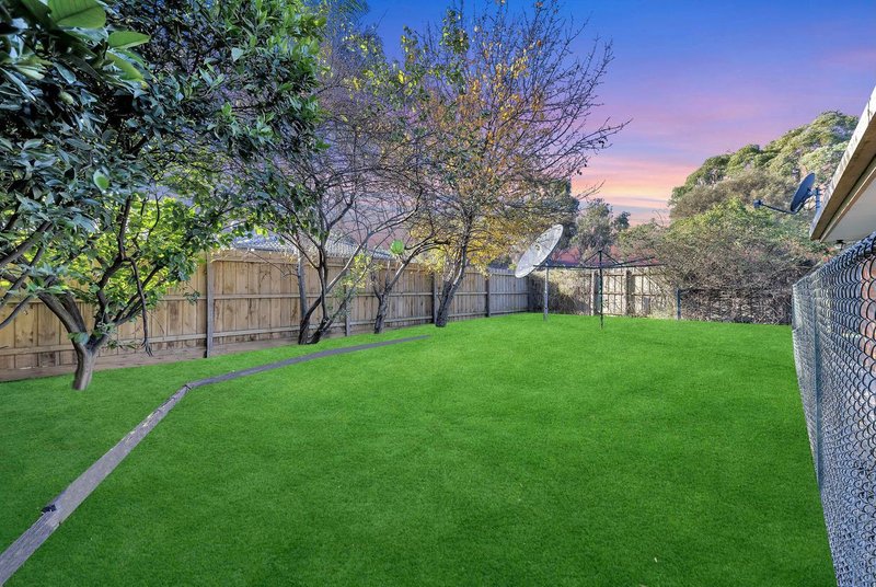 Photo - 11 Mcconnel Crescent, Roxburgh Park VIC 3064 - Image 18