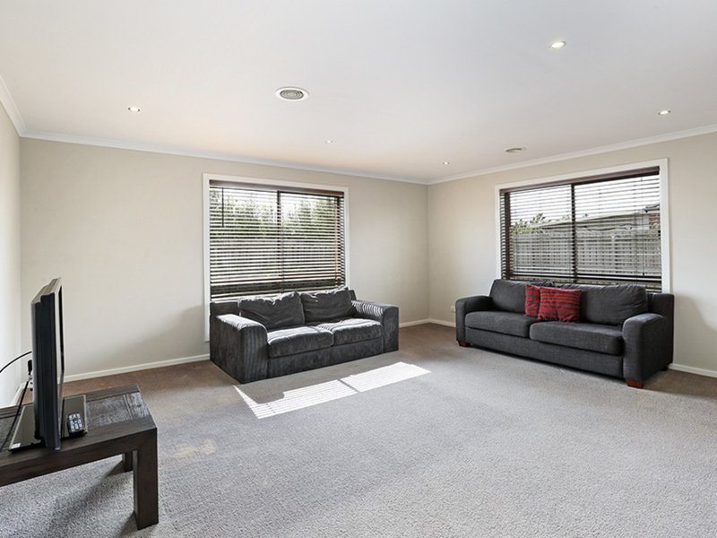 Photo - 11 Mccubbin Court, Corio VIC 3214 - Image 6