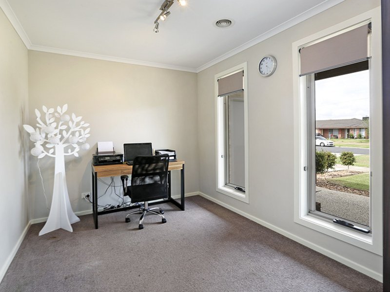 Photo - 11 Mccubbin Court, Corio VIC 3214 - Image 13