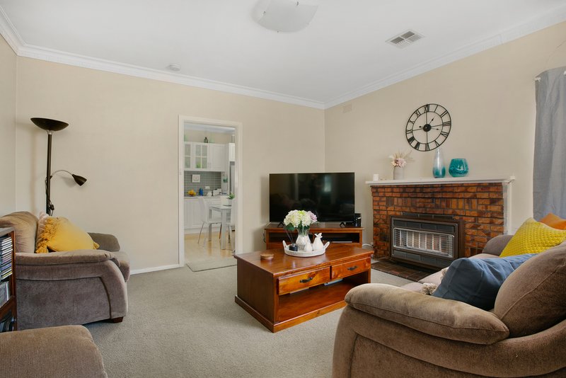 Photo - 11 Mcfadzean Avenue, Reservoir VIC 3073 - Image 2