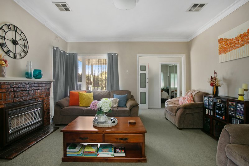 Photo - 11 Mcfadzean Avenue, Reservoir VIC 3073 - Image 3