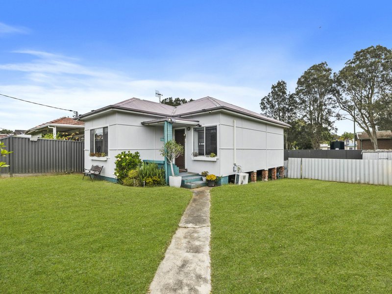 Photo - 11 Mcgirr Avenue, The Entrance NSW 2261 - Image 2