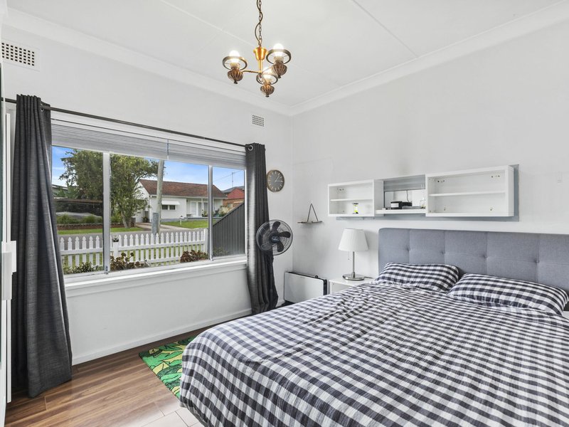 Photo - 11 Mcgirr Avenue, The Entrance NSW 2261 - Image 6