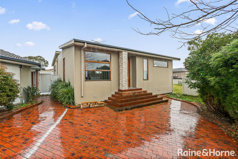 Photo - 11 Mcnicol Close, Meadow Heights VIC 3048 - Image 7