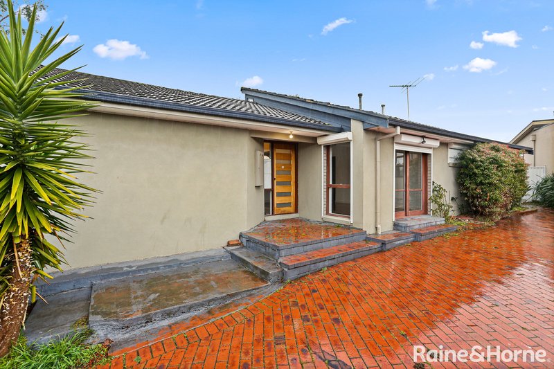 Photo - 11 Mcnicol Close, Meadow Heights VIC 3048 - Image 9