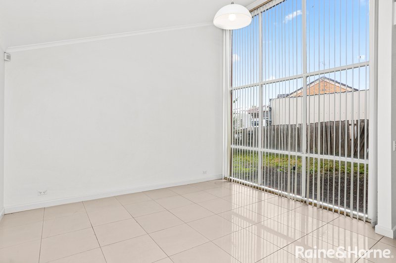 Photo - 11 Mcnicol Close, Meadow Heights VIC 3048 - Image 12