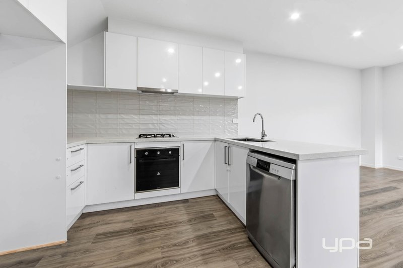 Photo - 1/1 Mcrae Avenue, St Albans VIC 3021 - Image 2