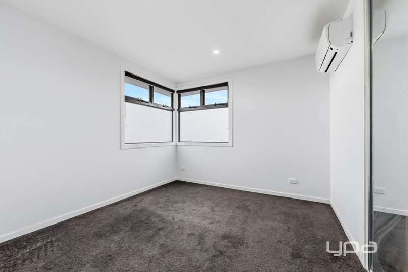 Photo - 1/1 Mcrae Avenue, St Albans VIC 3021 - Image 6