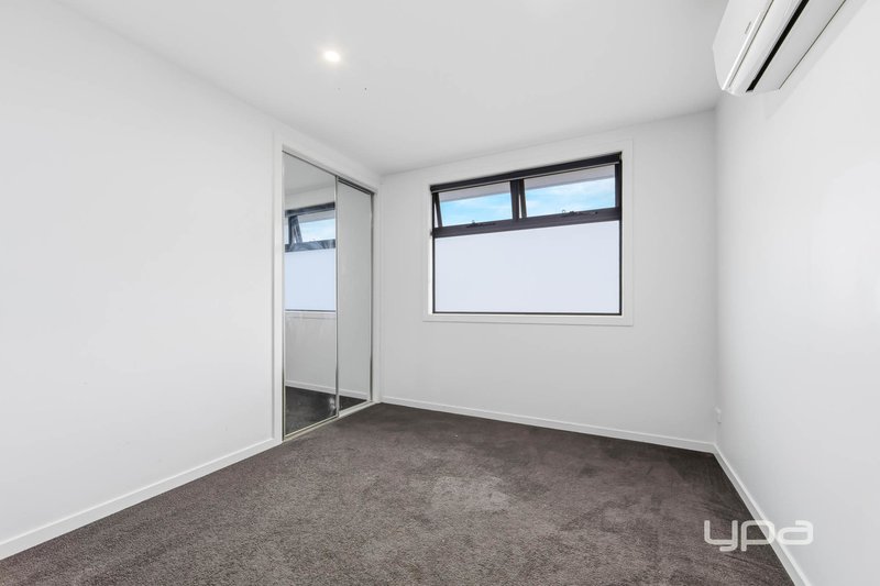 Photo - 1/1 Mcrae Avenue, St Albans VIC 3021 - Image 9