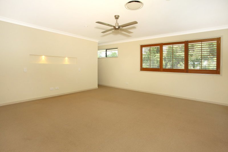 Photo - 11 Meadow Court, Maudsland QLD 4210 - Image 13